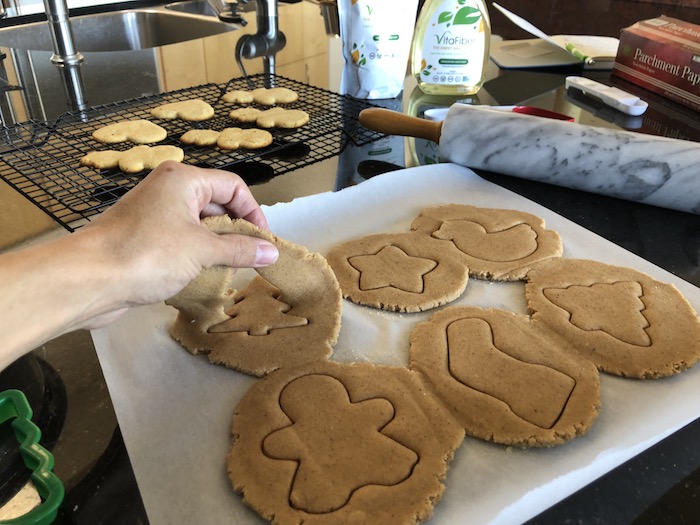 keto gingerbread cookies